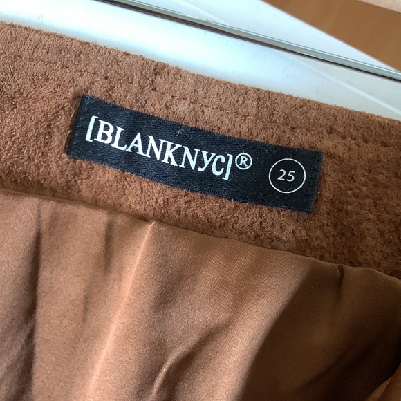 BlankNYC 
ALDER SKIRT
#73K-0433-ALDER BROWN 🤍 - Picture 9 of 14